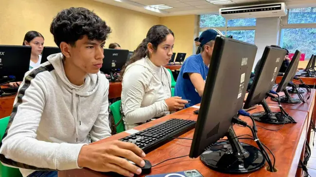 Carreras que puedo estudiar si vivo en la Sierra Costa de Michoacán.