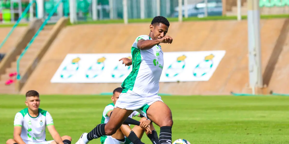 Choco Lozano podría debutar ante Atlas | Imagen: @ClubSantos