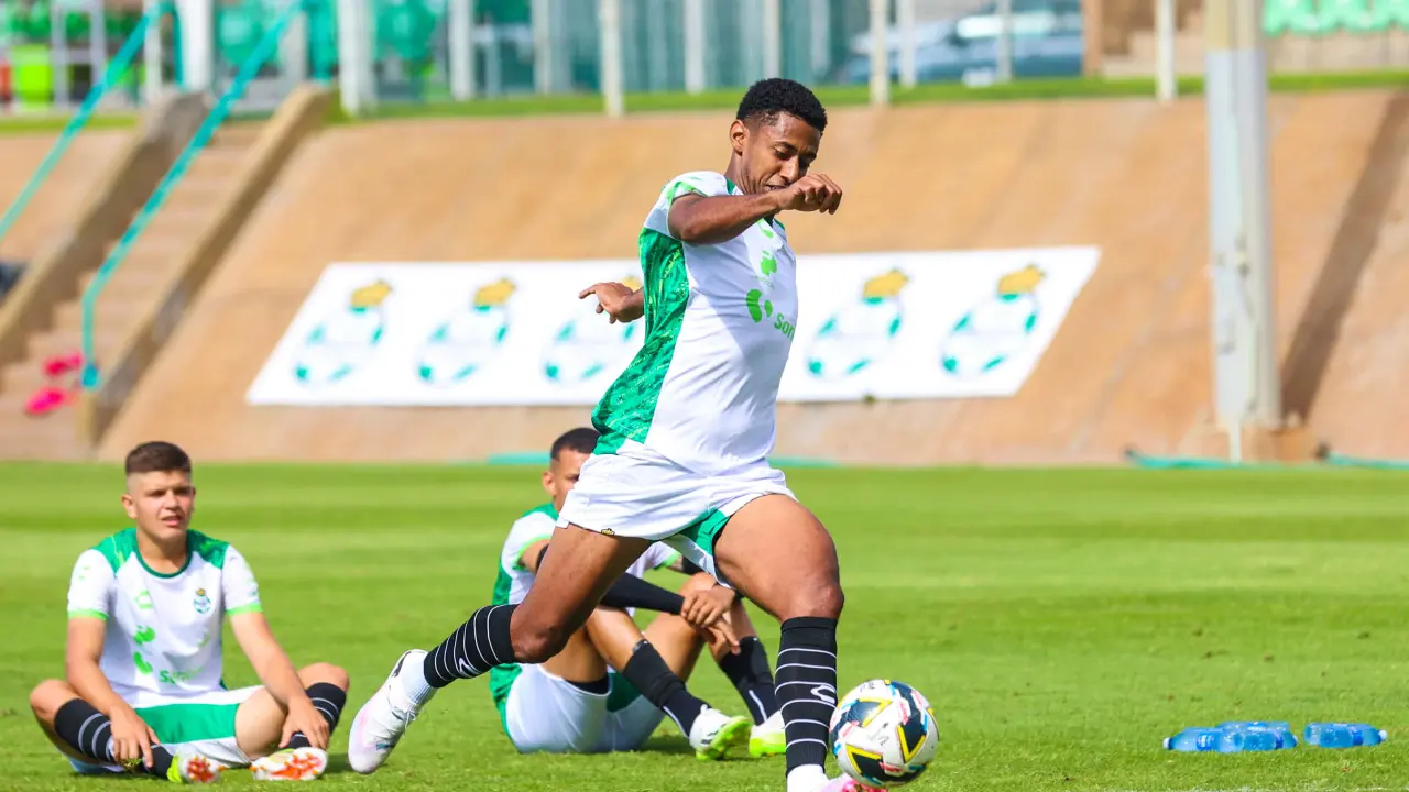 Choco Lozano podría debutar ante Atlas | Imagen: @ClubSantos