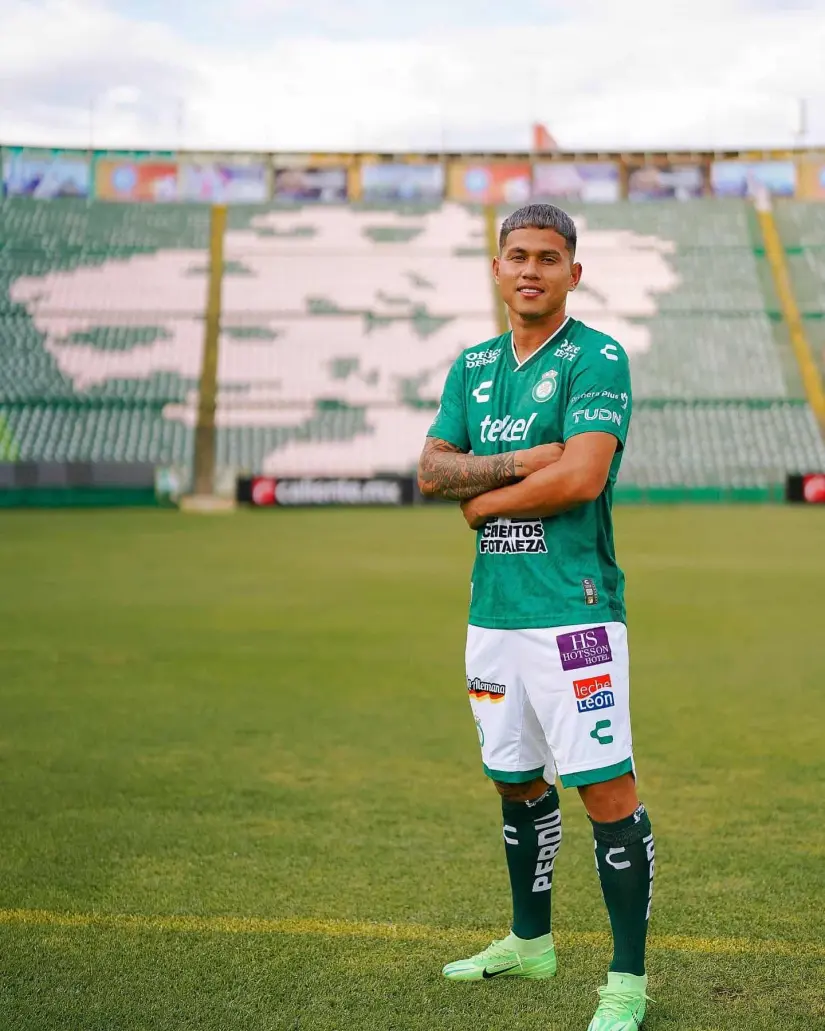 Presentación de Alcivar | Imagen: @clubleonfc 