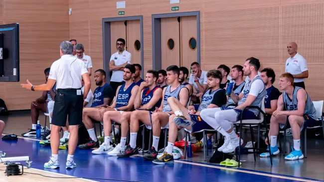 España debutará ante Australia | Imagen: @BaloncestoESP