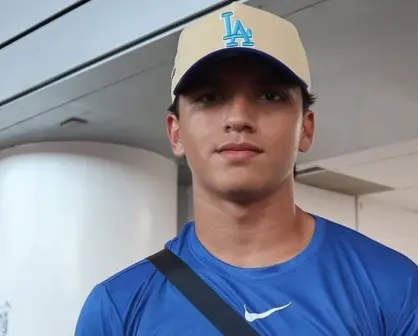 A sus 14 años, el sinaloense Ezequiel Rivera firma con los Ángeles Dodgers; así le dio la noticia a su mamá