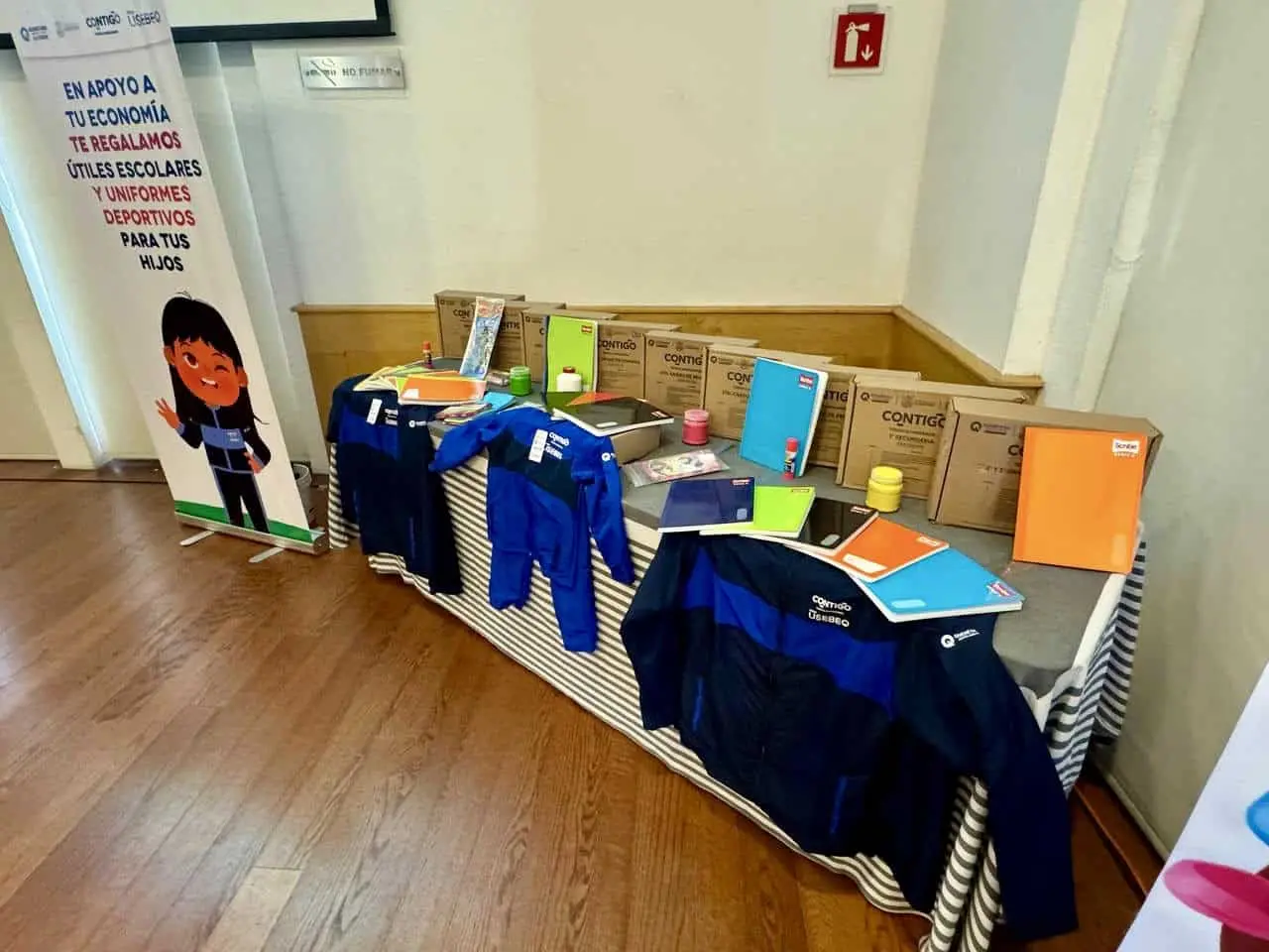 Los paquetes de útiles escolares y uniformes que serán gratis para los estudiantes de nivel básico en Querétaro