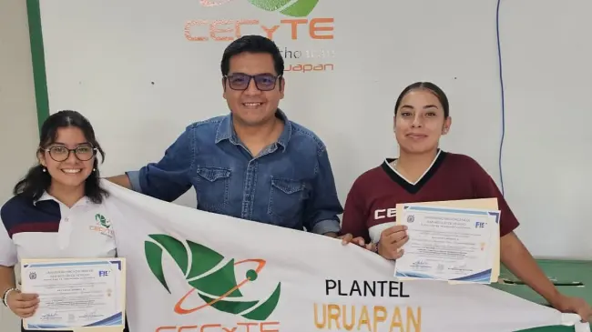 Estudiantes del Cecytem crean traductor purépecha.