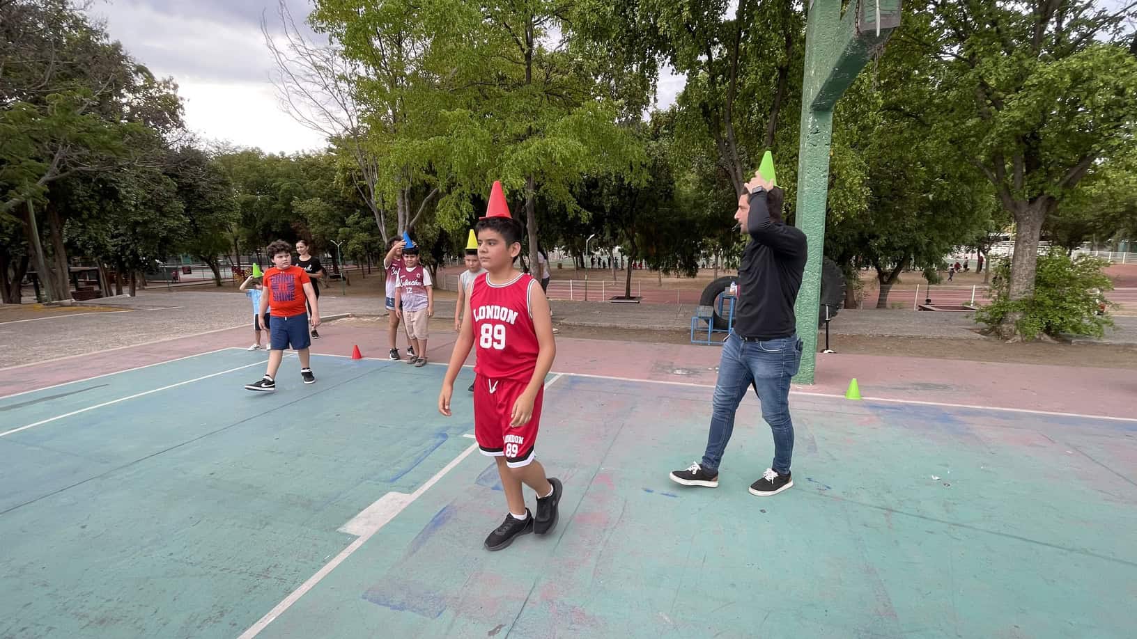 La Academia de Basquetbol Shohoku Penguins atiende niños desde los 2 a los 15 años en Culiacán.