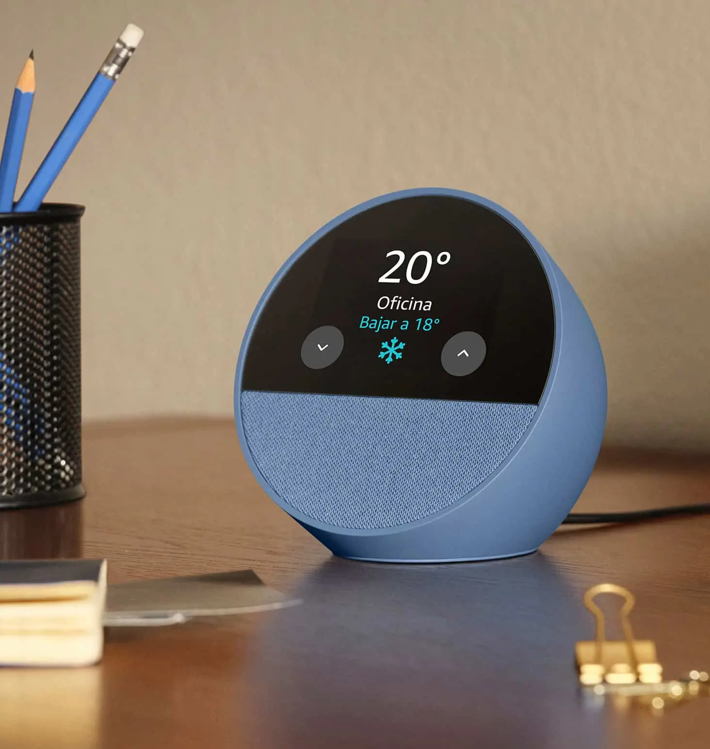 El Echo Spot de Amazon (2024) viene con pantalla táctil de 2,83 pulgadas.