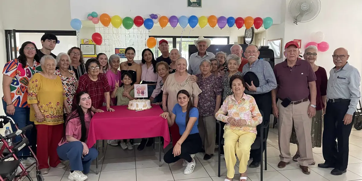 Los adultos mayores celebraron su último día antes de las vacaciones. Foto: TBN