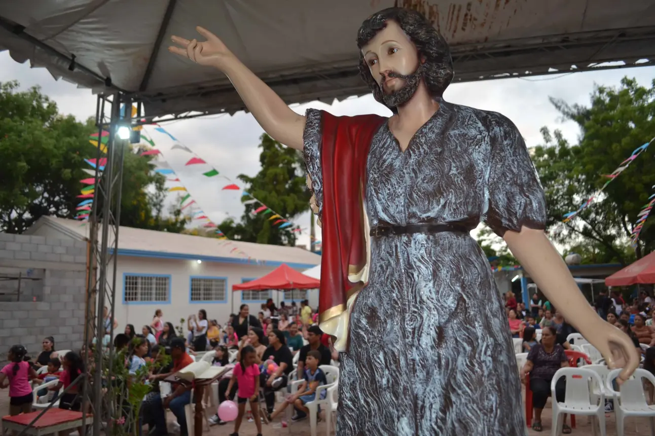 En la colonia Esperanza, en Culiacán, se organizó una emotiva fiesta religiosa, para venerar a San Juan Bautista y también festejar el 31 aniversario de la fundación de la capilla. Foto: Juan Madrigal