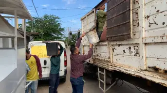 ¡Alto al Dengue! Vecinos eliminan cacharros en la colonia 5 de Febrero en Culiacán