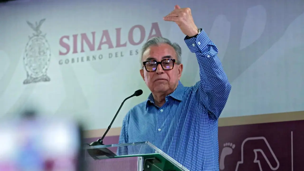 Paga Rocha Moya aumento salarial a maestros jubilados de Sinaloa