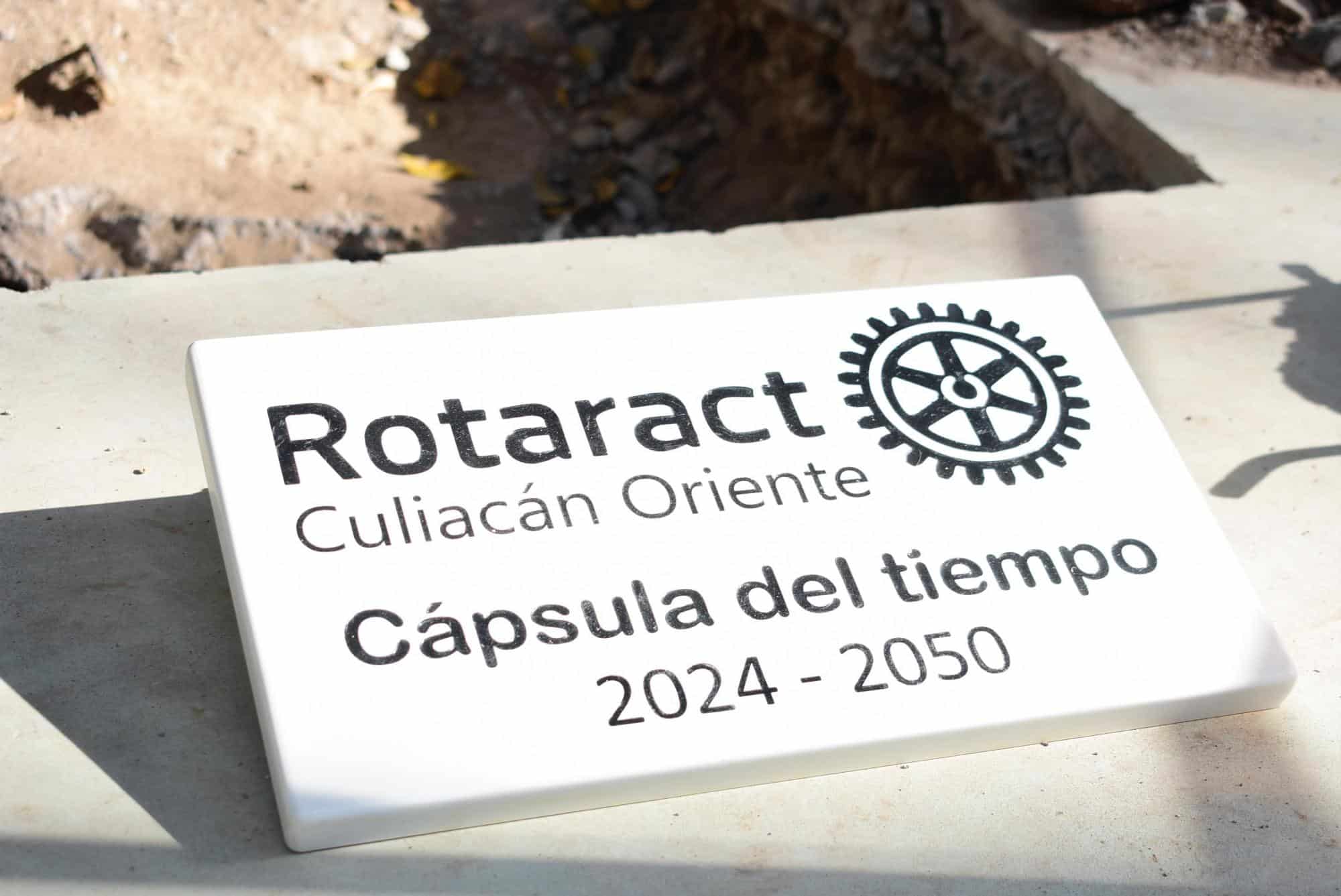 Tras 25 años de espera, Club Rotaract Culiacán Oriente abre cápsula del tiempo