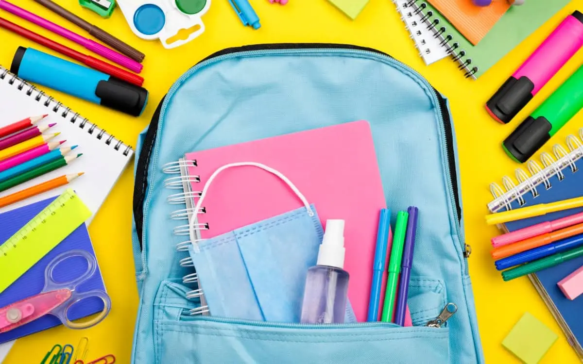 La Feria del Regreso a Clases busca reactivar el comercio en el centro de Culiacán. Foto: Freepik