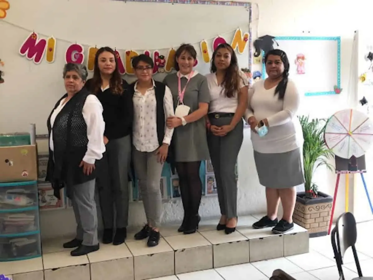 Grisel Gutiérrez Buenrostro, maestra en Tlalnepantla, ayuda a adultos a concluir sus estudios y poder laborar.