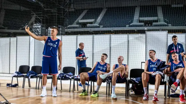 Serbia debutará ante Estados Unidos | Imagen: @FIBA