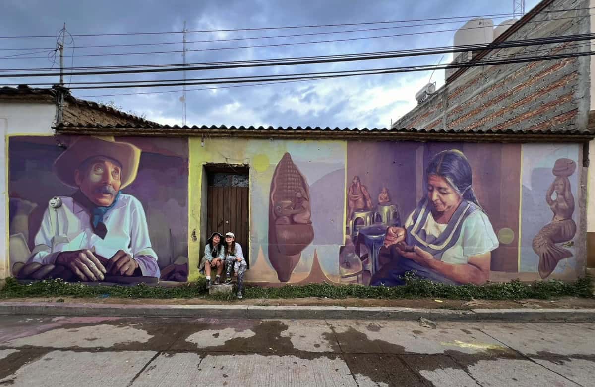 Rinden homenaje a El Señor de las Sirenas, el artesano invidente de Oaxaca con 'manos que ven'