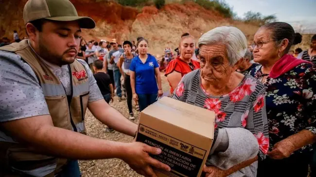 El DIF Sinaloa entregó cientos de despensas en julio, beneficiando a familias vulnerables de diversas colonias en la capital sinaloense. Foto: DIF Sinaloa