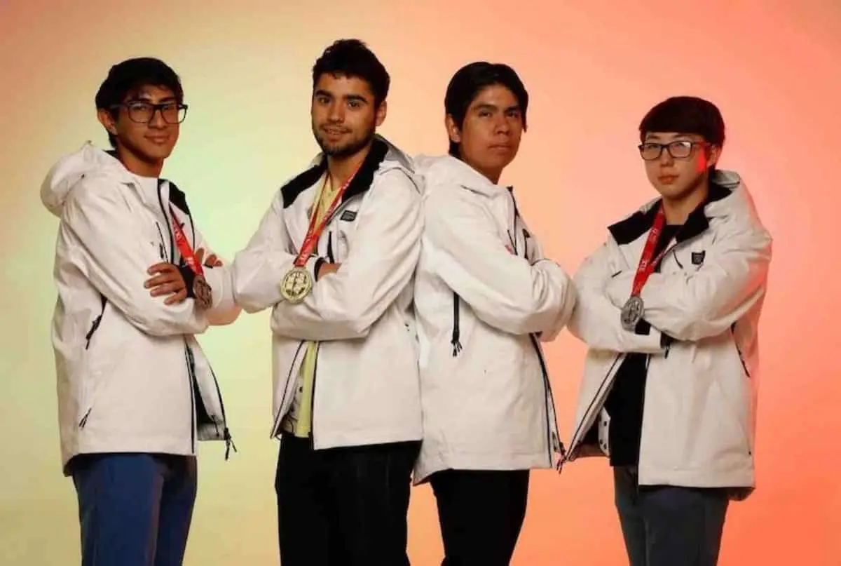 Jóvenes mexicanos brillan en Olimpiada Internacional de Matemáticas