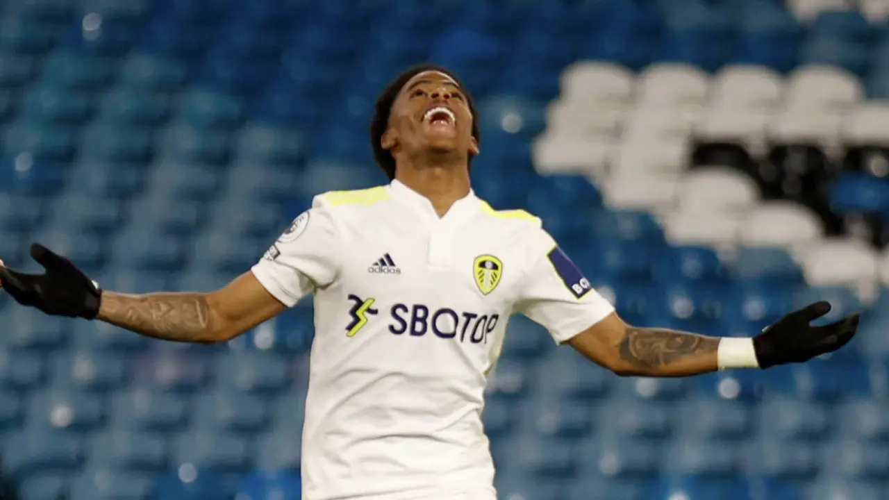 Crysencio Summerville podría debutar ante Crystal Palace| Imagen: @LUFC