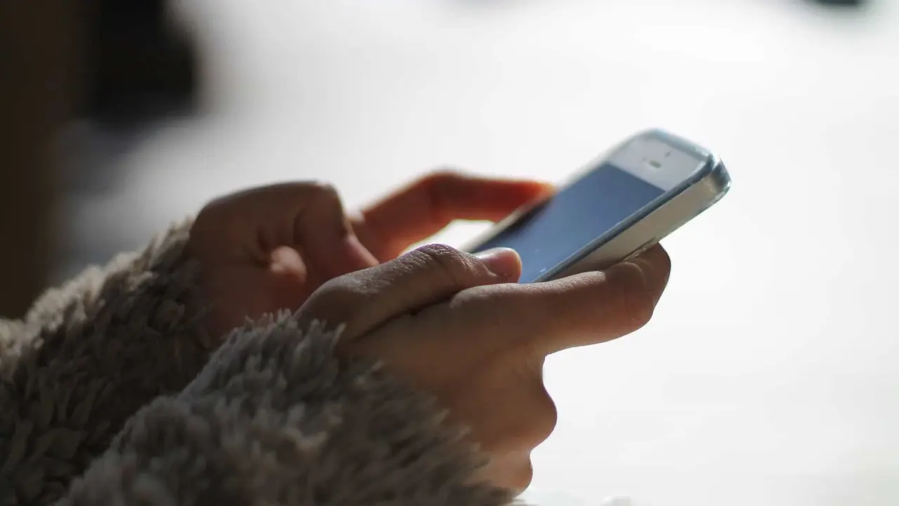Evita ser extorsionado a través de WhatsApp.