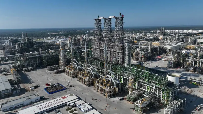 ¿El precio de la gasolina subirá en México? Esto dice Claudia Sheinbaum México cuenta con mecanismos para proteger el precio de la gasolina, así como varias refinerías. Foto: Cortesía