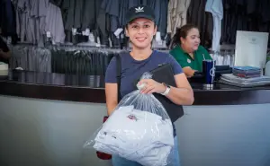 SINALOA. Ya inició el cambio de vales de uniformes y útiles escolares