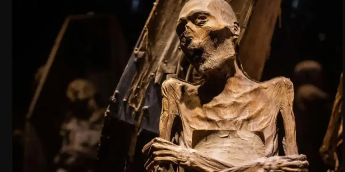 El Museo de las Momias de Guanajuato conserva 117 cuerpos que se momificaron de forma natural. FOTO: Cortesía BBC News Mundo