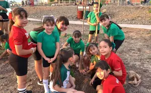 Niños de Culiacán embellecen su entorno y trabajan con arborización