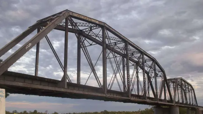 El Puente Negro de Culiacán se ha convertido en un ícono de la ciudad. Fuente: Cortesia.