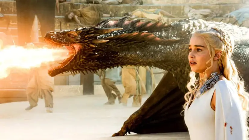 Cuántos libros son de Danza de Dragones En Danza de Dragones una de las principales personajes es Daenerys Targaryen. Foto: HBO