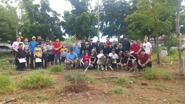 ¡Colaboración verde! 220 árboles son plantados en 10 Parques de Culiacán.