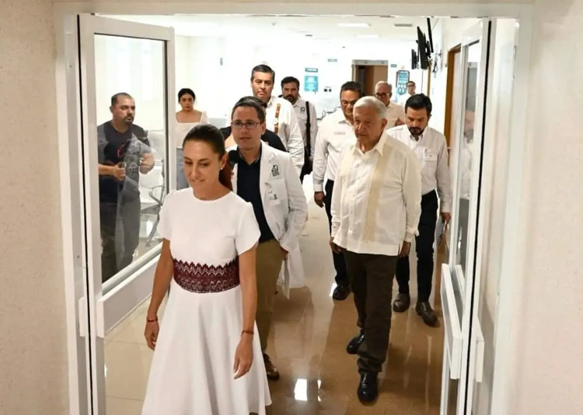 AMLO y Claudia Sheinbaum dan un recorrido por el Hospital General “Dr. Bernardo J. Gastélum” en Culiacán, Sinaloa.