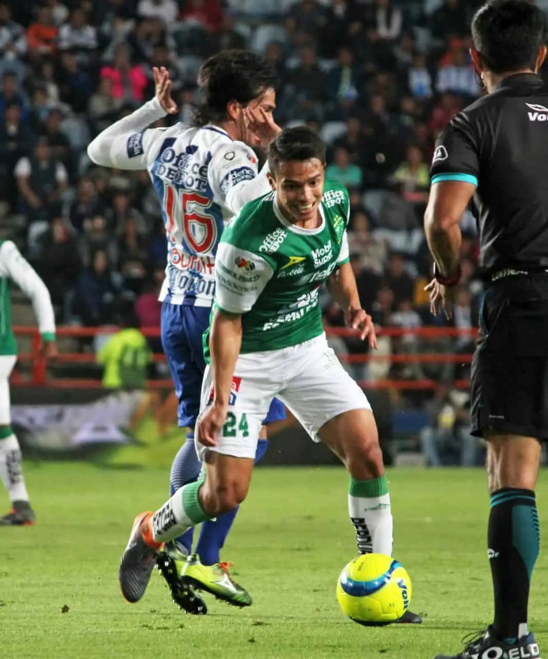 Osvaldo Rodríguez en León | Imagen: @clubleonfc