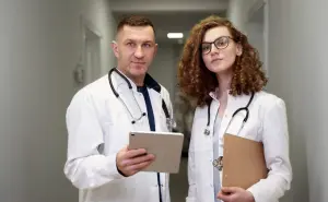 De la Ficción al MIR: ¿Qué te enseñan las Series Médicas?