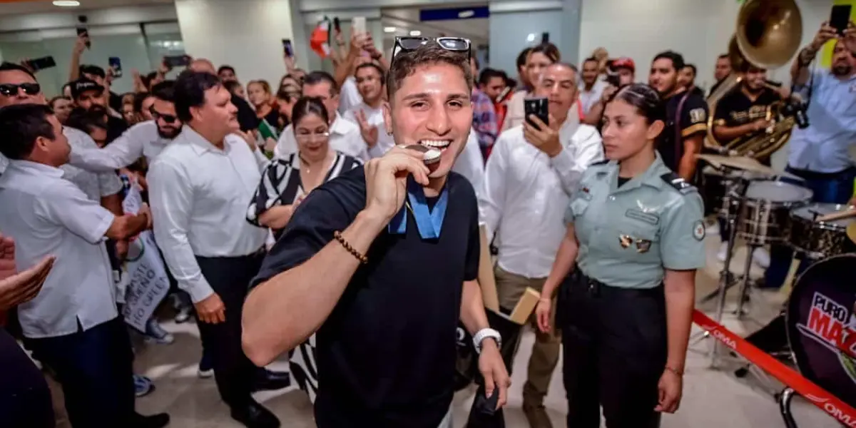 Marco Verde feliz de estar en su tierra Mazatlán, Sinaloa.