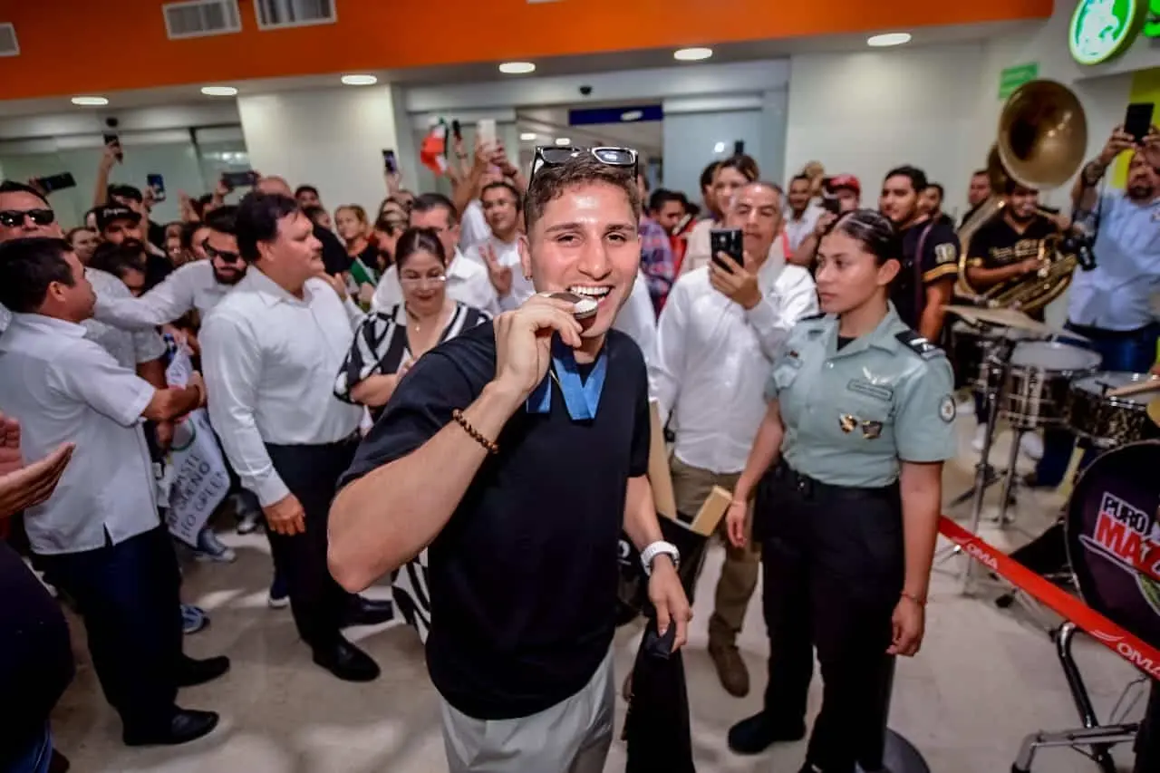 Marco Verde feliz de estar en su tierra Mazatlán, Sinaloa.