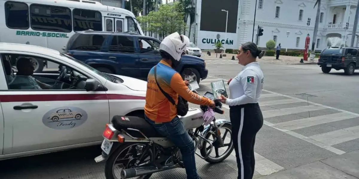 El Departamento de Educación Vial de la SSPyTM en Culiacán intensifica su campaña para concientizar a motociclistas sobre la importancia de la conducción segura y el respeto a la Ley de Movilidad.