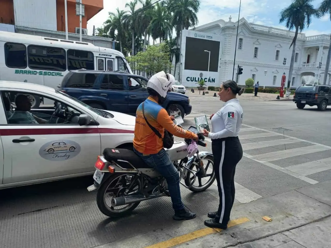 El Departamento de Educación Vial de la SSPyTM en Culiacán intensifica su campaña para concientizar a motociclistas sobre la importancia de la conducción segura y el respeto a la Ley de Movilidad.