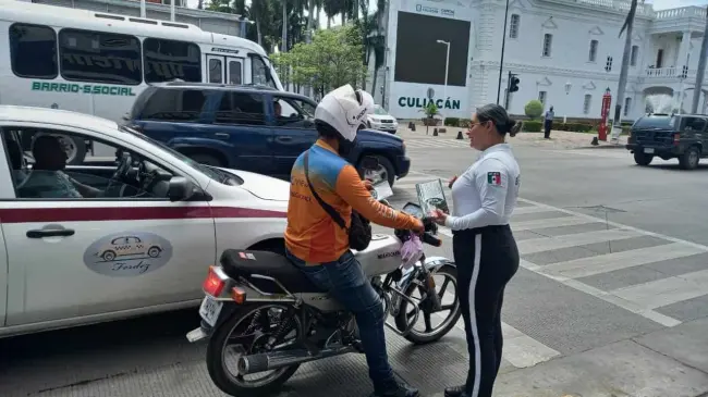 El Departamento de Educación Vial de la SSPyTM en Culiacán intensifica su campaña para concientizar a motociclistas sobre la importancia de la conducción segura y el respeto a la Ley de Movilidad.