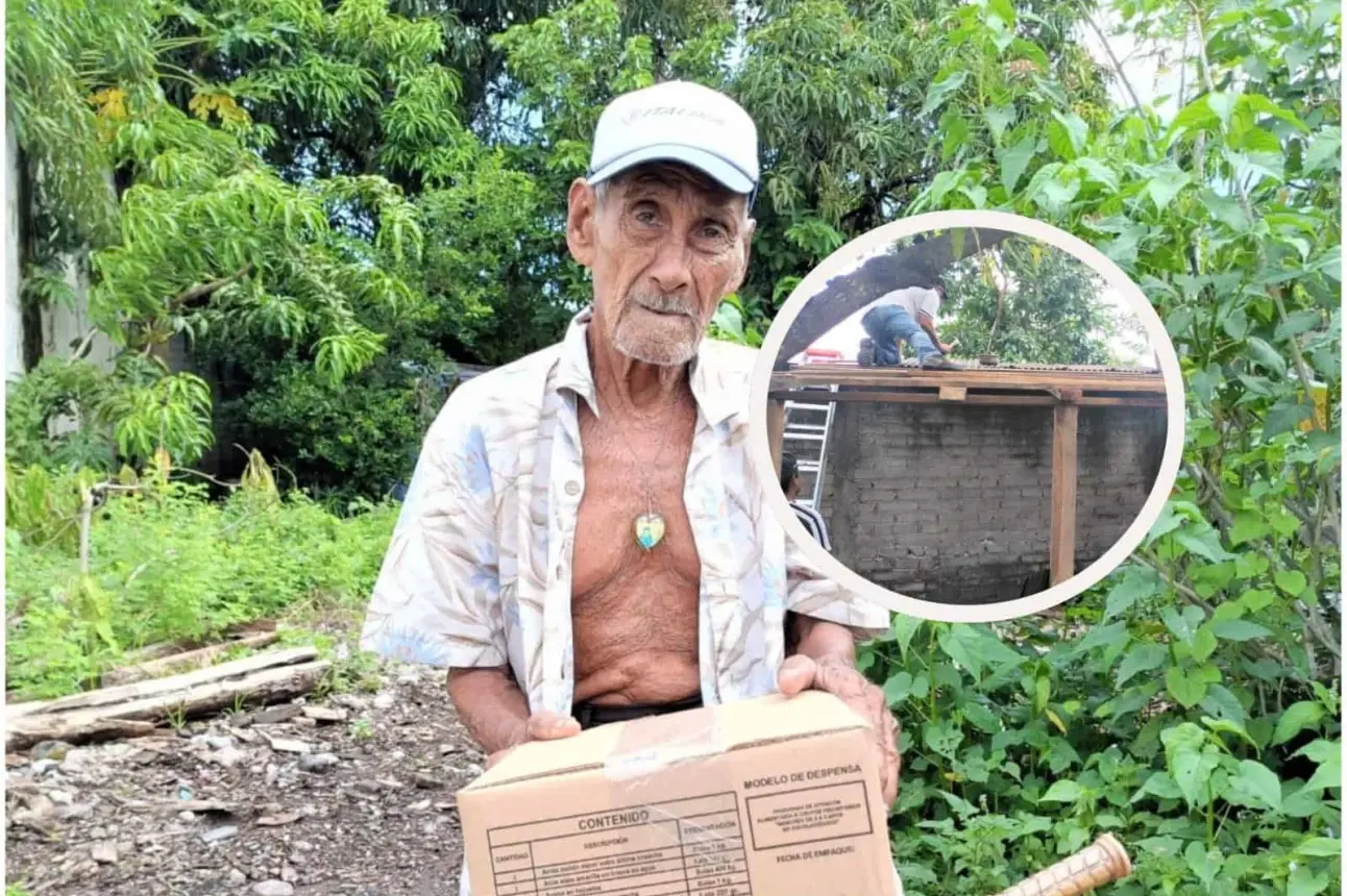 Don Ramón recibe apoyo de un cuarto de lámina en Escuinapa, en Sinaloa. Foto: Cortesía