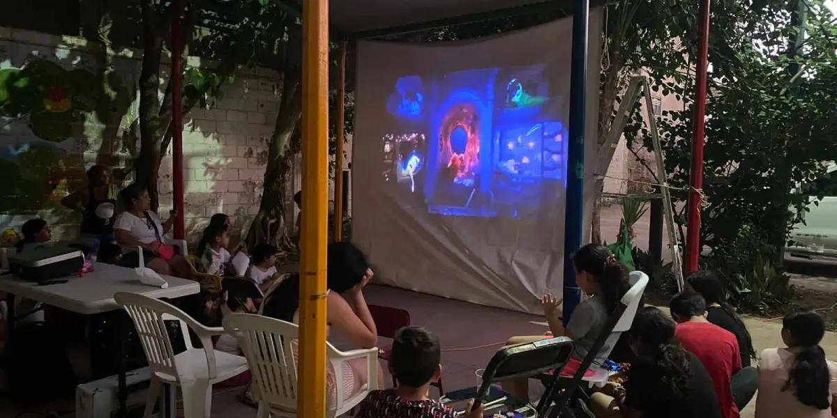 Los niños y niñas regresaron a sus casas con nuevos amigos, recuerdos felices del curso de verano que organizó el comité de Parques Alegres.