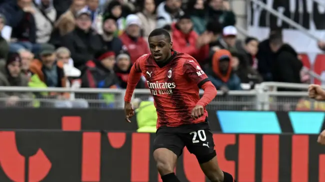 Pierre Kalulu podría debutar ante Hellas | Imagen: @Milan