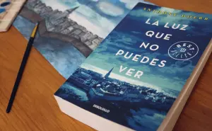 La Luz que no puedes ver: ¿De qué trata el libro y dónde lo puedo conseguir?