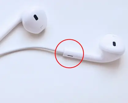 Esta es la función de los orificios de los EarPods de Apple