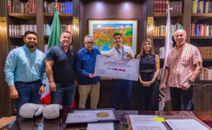 Marco Verde recibe 500 mil pesos y beca por parte del gobierno de Sinaloa por ser campeón olímpico