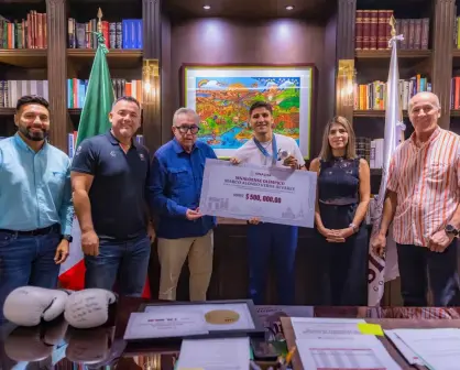 Marco Verde recibe 500 mil pesos y beca por parte del gobierno de Sinaloa por ser campeón olímpico