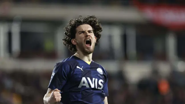 Ferdi Kadioglu a la Premier League | Imagen: @Fenerbahce
