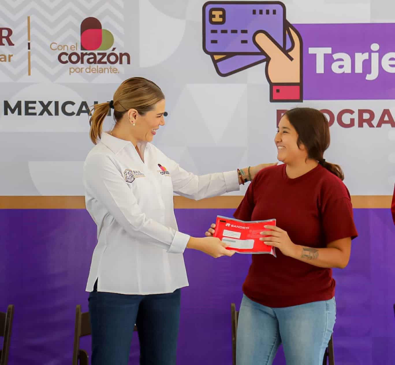 La Tarjeta Violeta de Bienestar busca apoyar a las jefas de familia de Baja California.