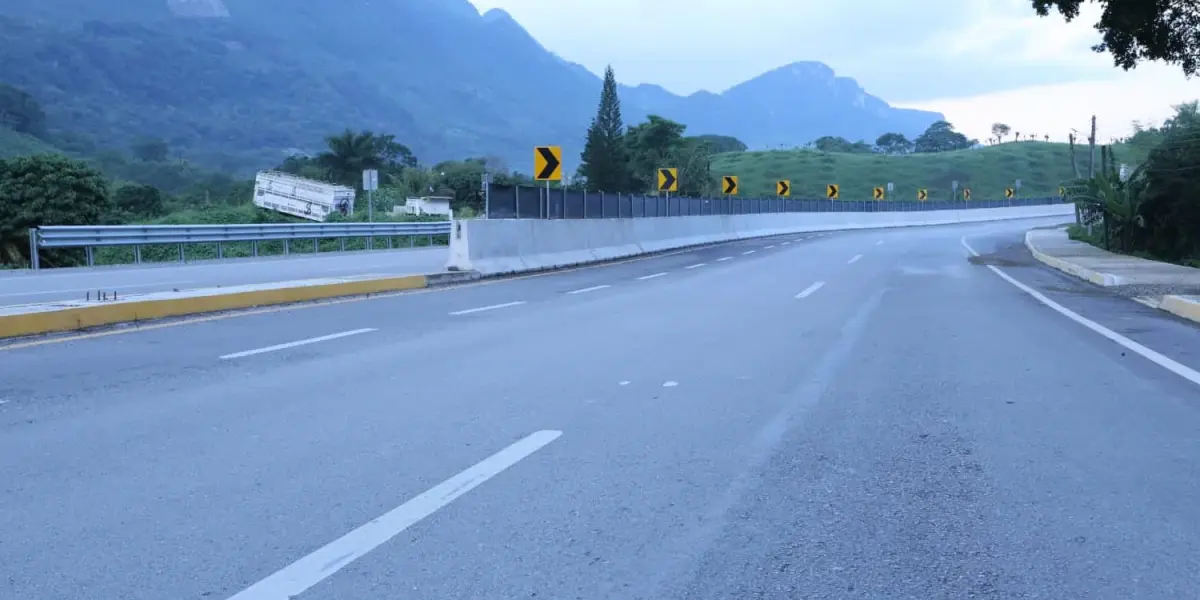 Supercarretera -Ciudad- Valles-Tamazunchale.