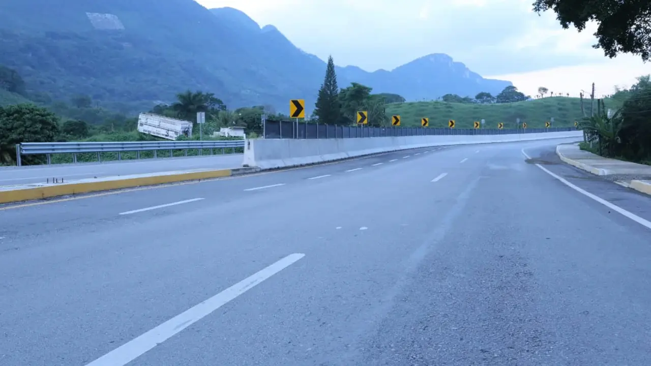 Supercarretera -Ciudad- Valles-Tamazunchale.