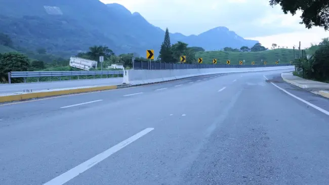 Supercarretera -Ciudad- Valles-Tamazunchale.